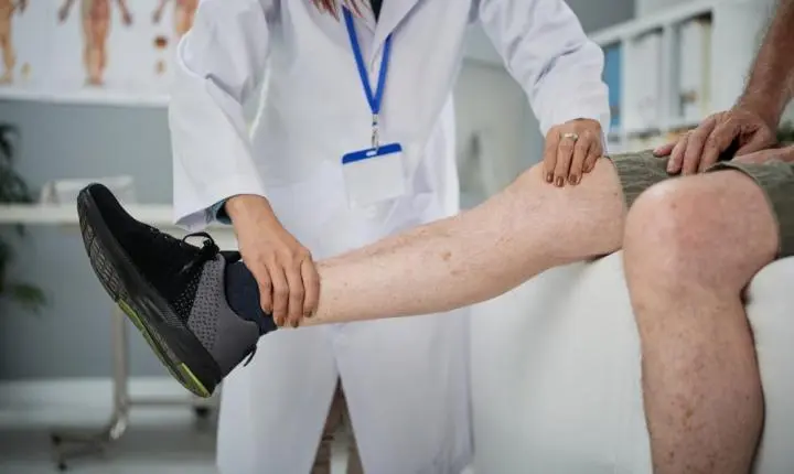 TROMBOSE:  MÉDICA ALERTA PARA OS RISCOS DA DOENÇA E IMPORTÂNCIA DA PREVENÇÃO 