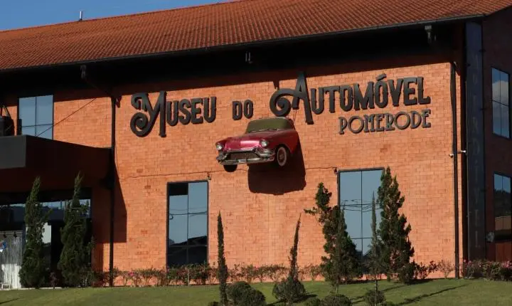 Vai à Oktoberfest? Museu em Pomerode reúne clássicos dos anos 1940 a 1970