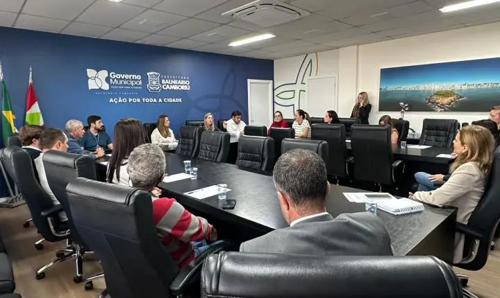Vereadora Ciça Müller participa de reuniões com pautas sobre esporte e locação temporária