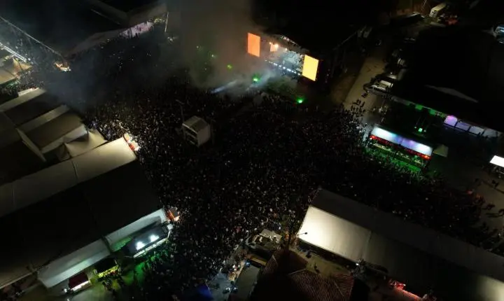Zezé di Camargo leva 65 mil pessoas à 40ª Festa Nacional do Colono no Sábado 